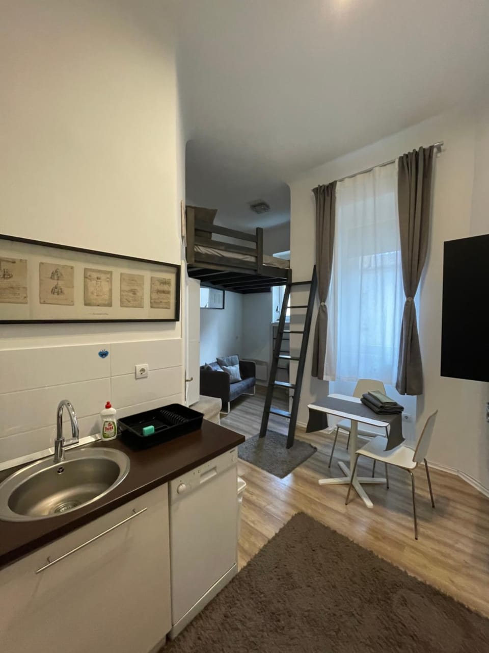 Roland Apartment Downtown - Pope Subway Apartment in Budapest