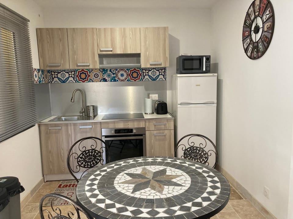 Le Studio d Aurélie avec SPA été en pleine campagne et proche de toute commodité Apartment in Provence-Alpes-Côte d'Azur