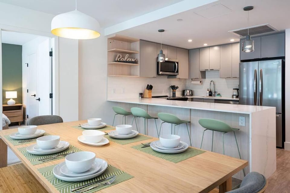 Coffee/tea facilities, Kitchen or kitchenette, Living room, Dining area, minibar, pet friendly, stove, toaster
