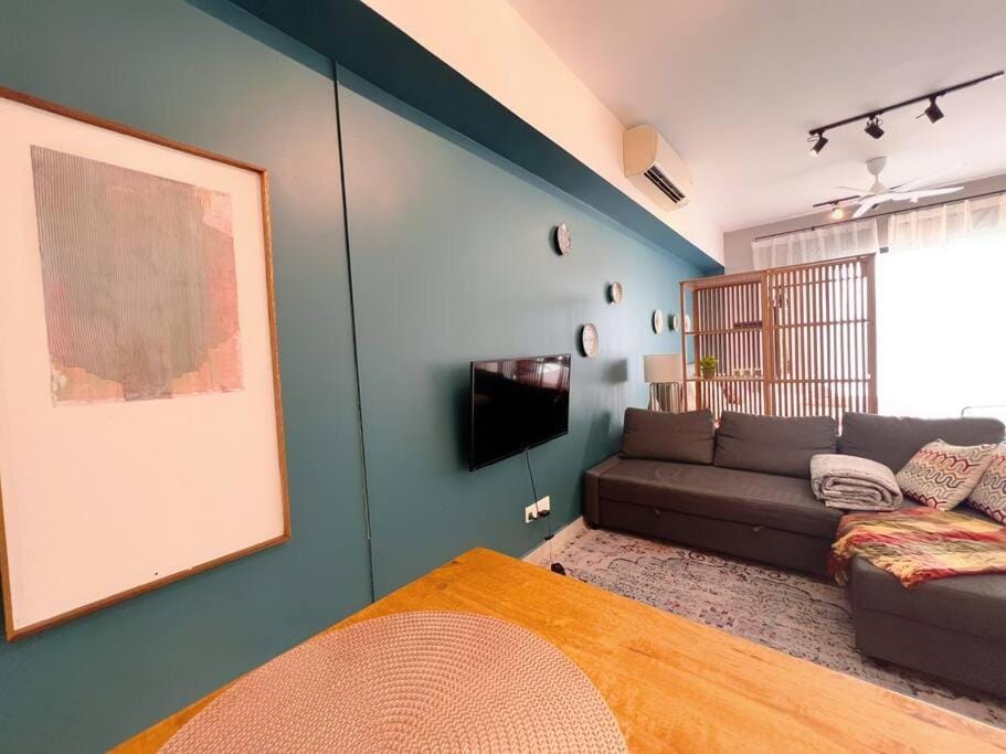 Communal lounge/ TV room, TV and multimedia, Living room, Seating area, Evening entertainment