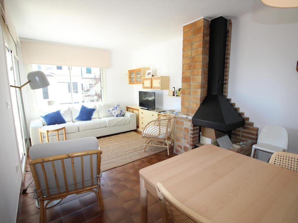 Apartamento Moderno y Luminoso con Vista al Mar - Cerca de la Playa - ES-228-143 Apartment in Alt Empordà