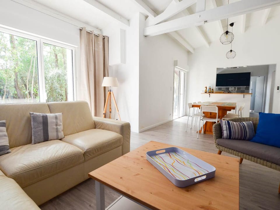 Villa rénovée avec jardin, climatisation, Wi-Fi, 8 pers, La Palmyre - FR-1-705-52 Villa in Les Mathes