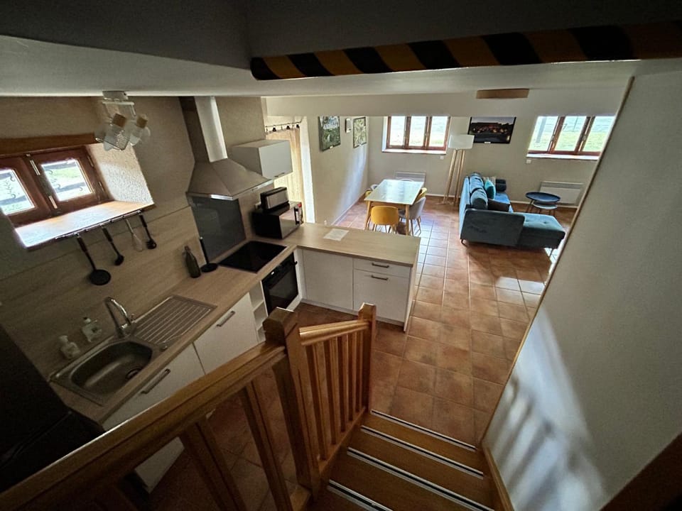 Gîte Contemporain près de l'Abbaye de Noirlac avec Jardin, Wi-Fi et Commodités Incluses - FR-1-586-38 House in Centre-Val de Loire