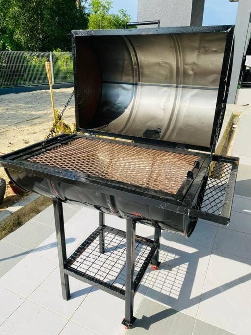 Day, BBQ facilities