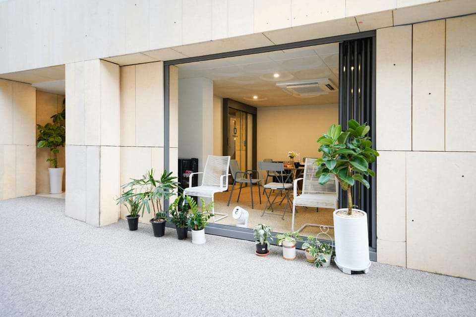 Living room, Seating area, Breakfast
