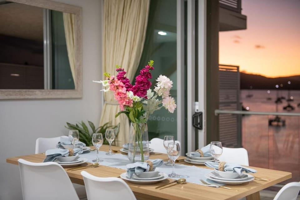 Penthouse Oasis On Airlie Apartment in Whitsundays