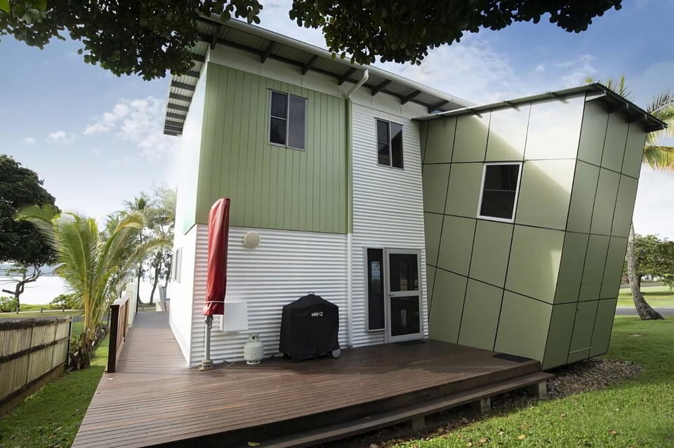 Bella's Beach House House in Dunk