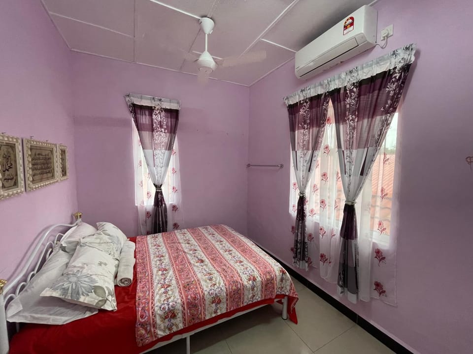 Bed, Bedroom, air conditioner