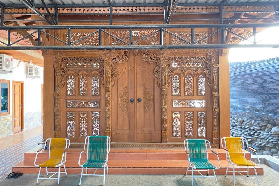 Patio, Facade/entrance, Day