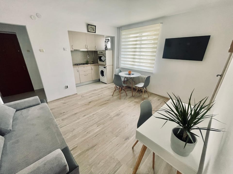 Communal lounge/ TV room, TV and multimedia, Living room, Seating area