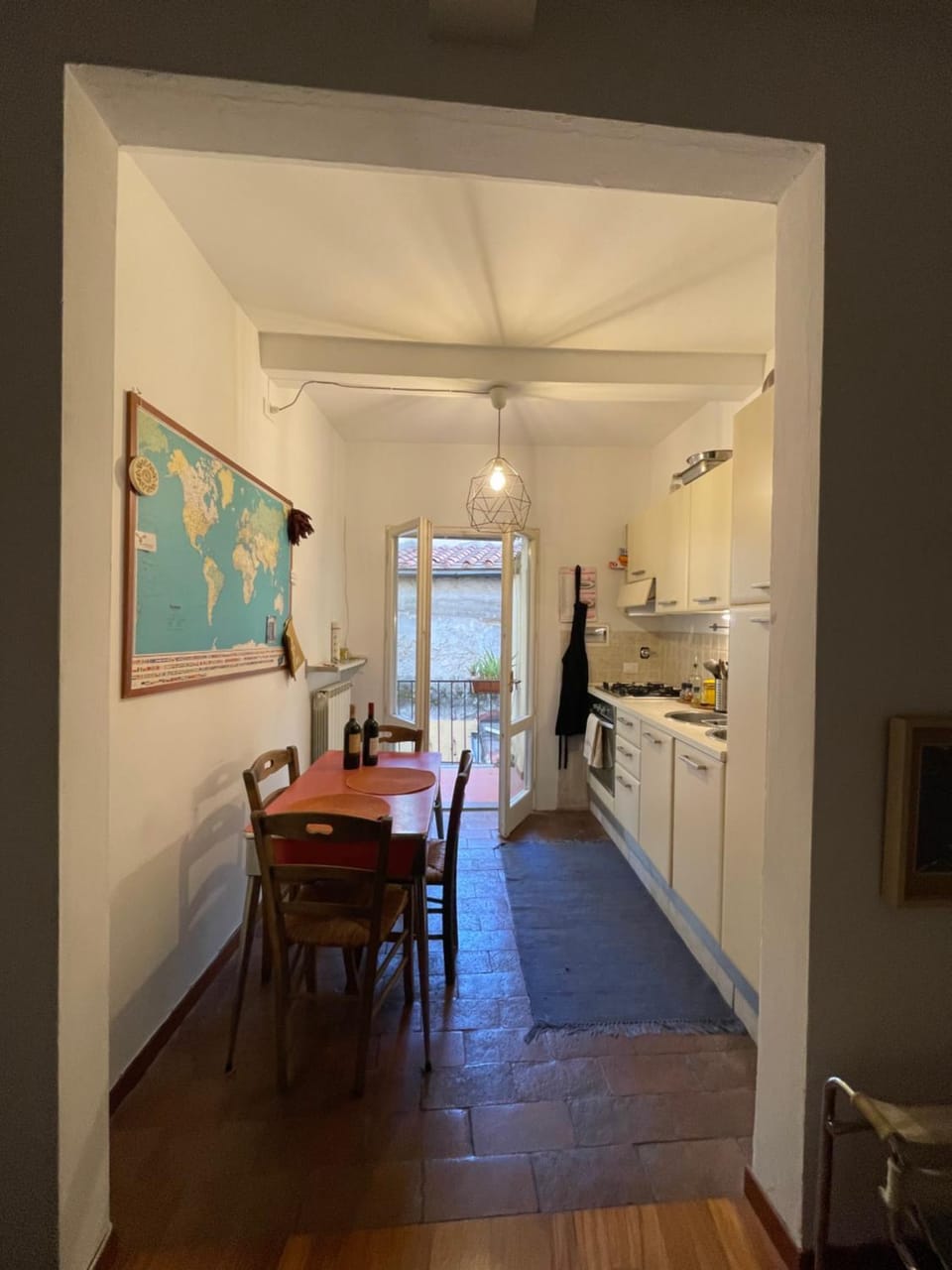 Kitchen or kitchenette, Dining area