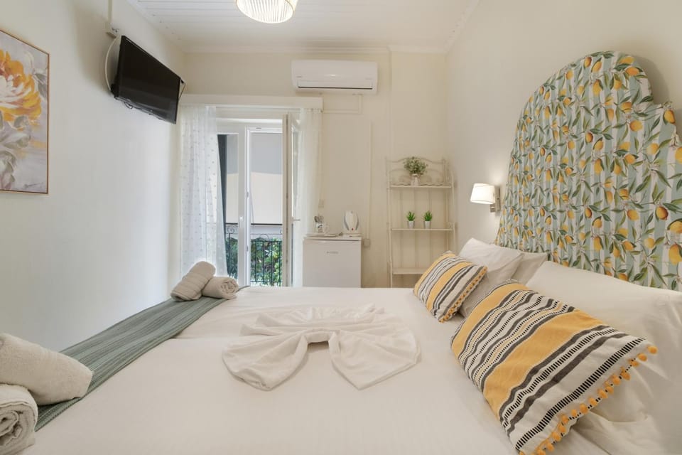 Living room, Bedroom