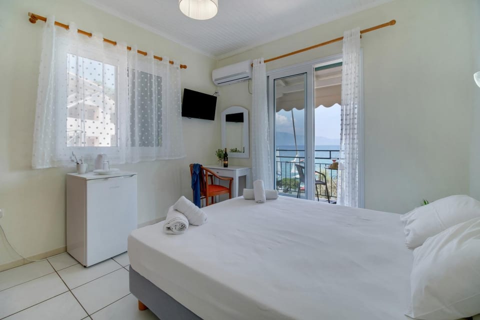 Property building, Living room, Bedroom