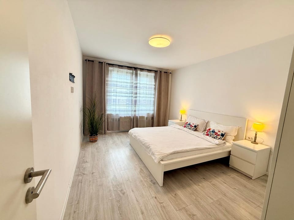 Kasper Coresi Mall - Rise Private Apartments & Suites Apartment in Brasov