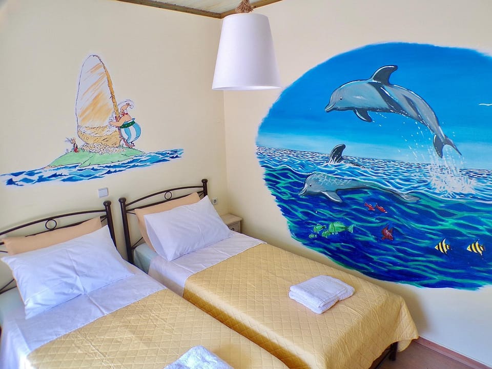 Bed, Photo of the whole room, Decorative detail, Bedroom