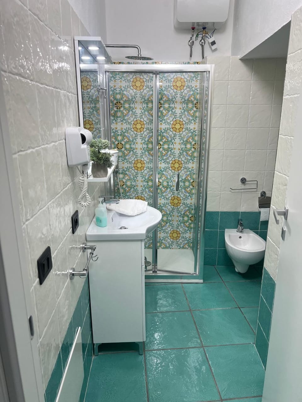 Shower, Bathroom, bidet, heating