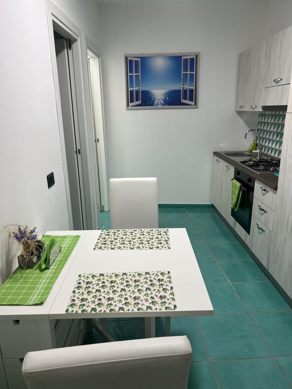 Kitchen or kitchenette