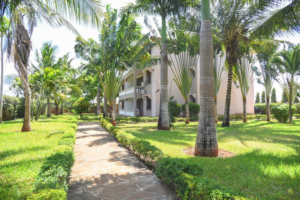 Property building, Natural landscape, Garden, Garden view