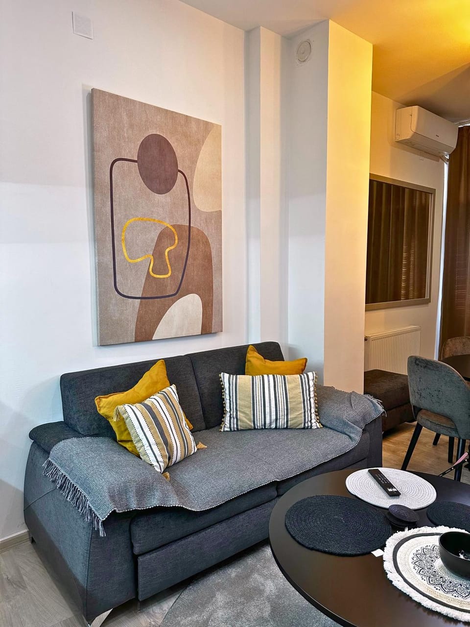 Living room, Seating area