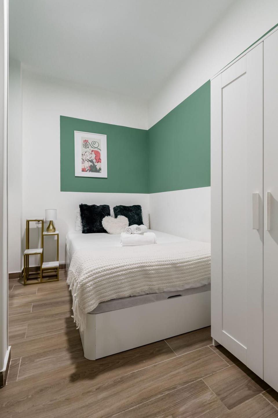 Bed, Photo of the whole room, Bedroom, wardrobe