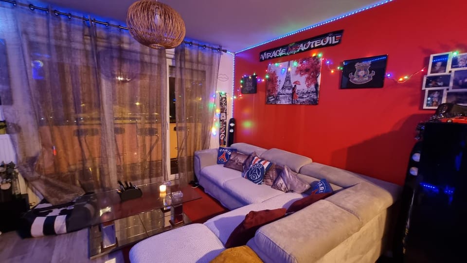 TV and multimedia, Living room, Seating area
