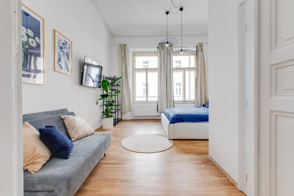 Bed, Living room, Seating area, Bedroom