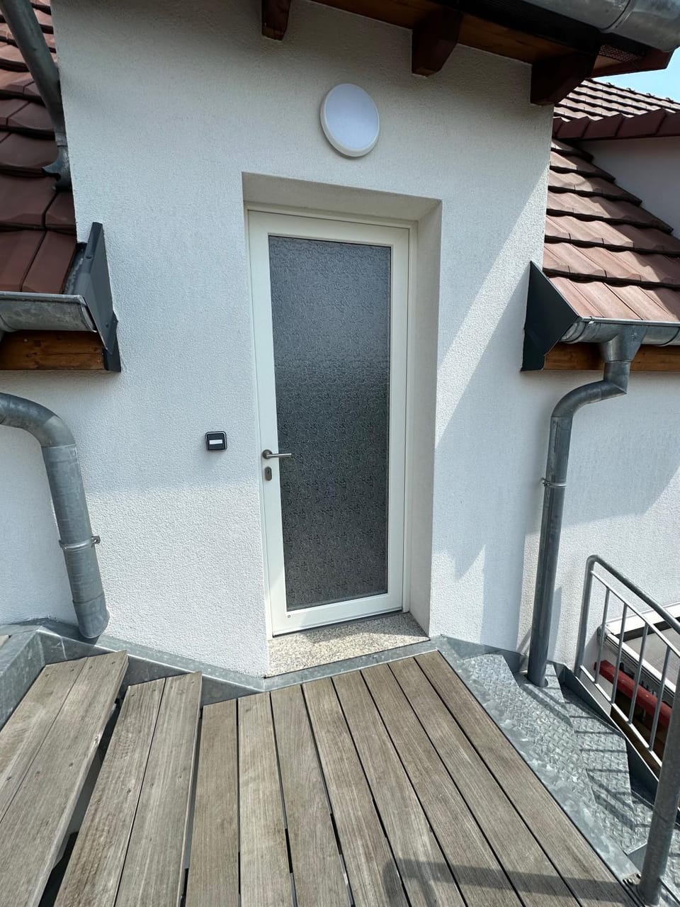 Facade/entrance