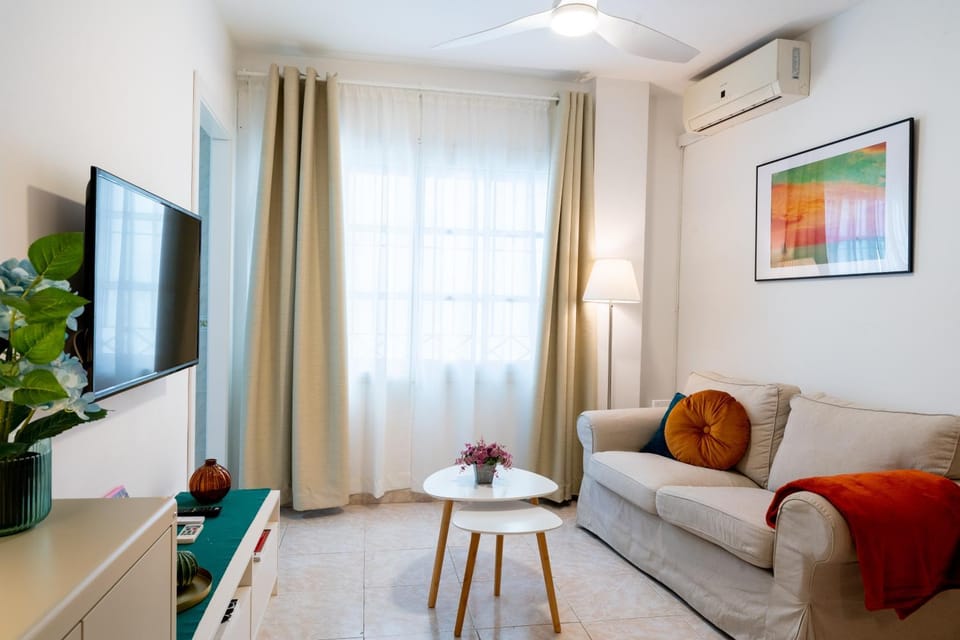 TV and multimedia, Living room, Seating area, Evening entertainment, Quiet street view, air conditioner