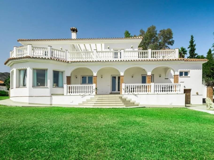 Breathtaking Andalusian Villa Villa in Costa del Sol