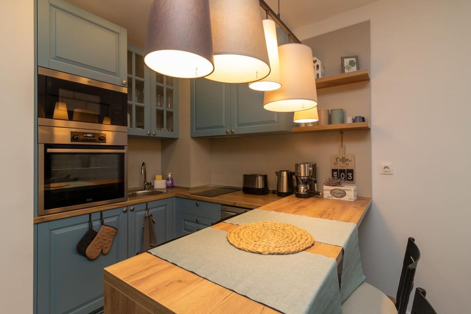 Coffee/tea facilities, Kitchen or kitchenette, Dining area, minibar, pet friendly, stove, toaster