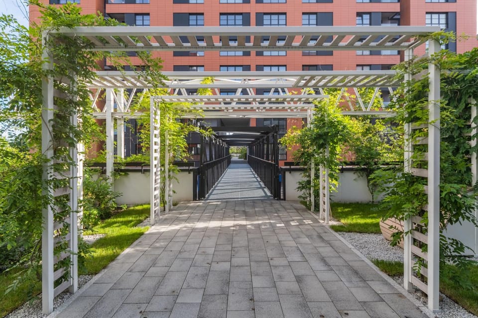 Property building, Garden view