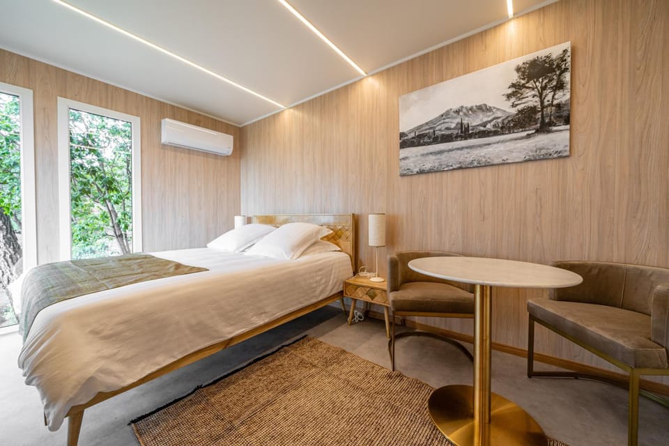 Bed, Night, air conditioner