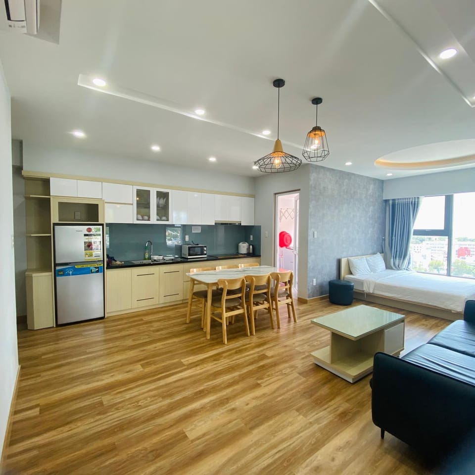 Kitchen or kitchenette, Living room, Seating area, Dining area, dishwasher, fireplace, minibar, oven, pet friendly, stove