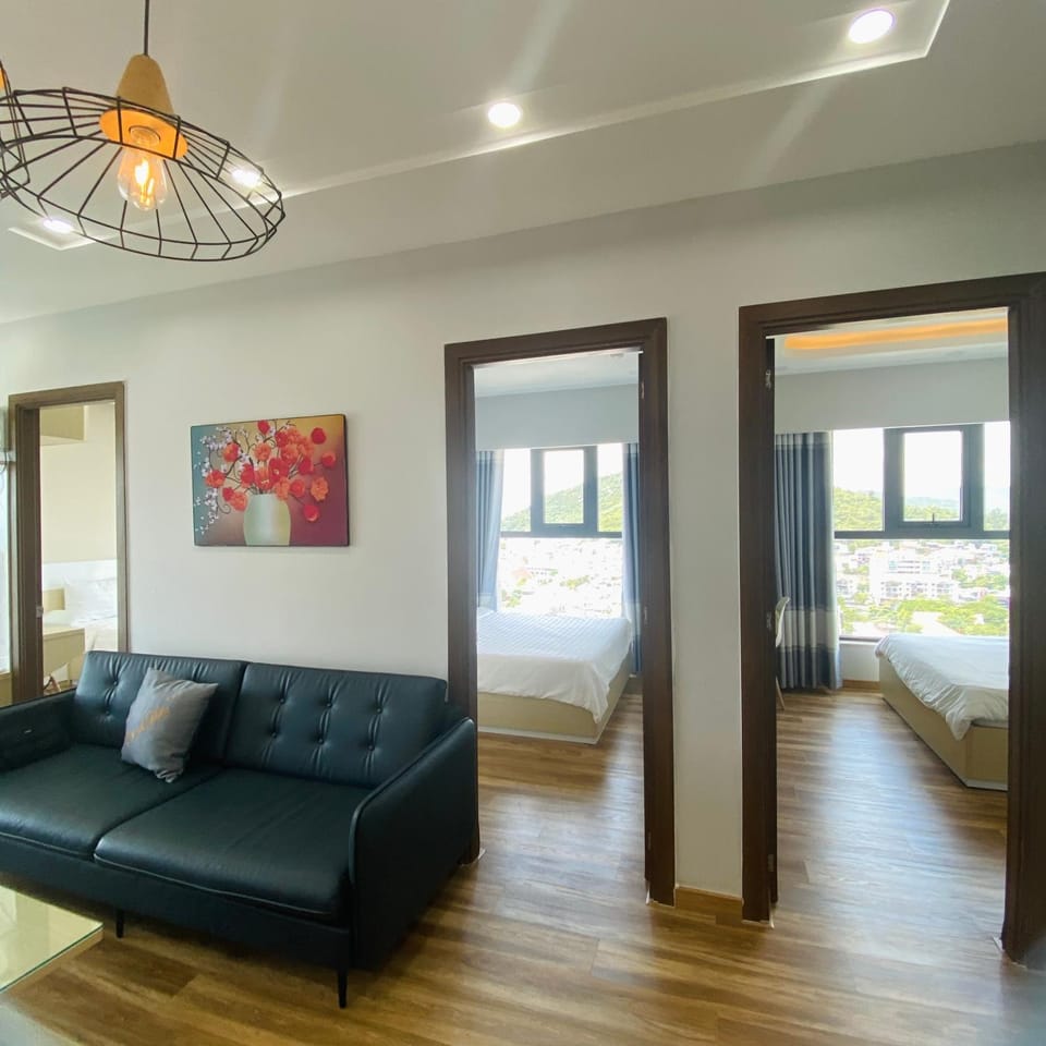 Bed, Living room, Photo of the whole room, Seating area, Bedroom