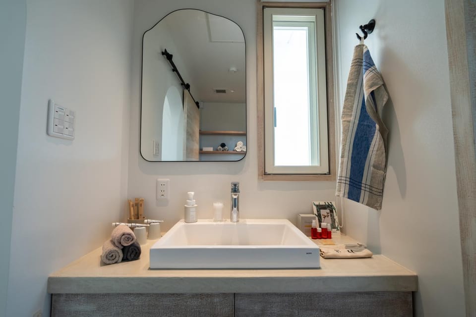 Bathroom, towels