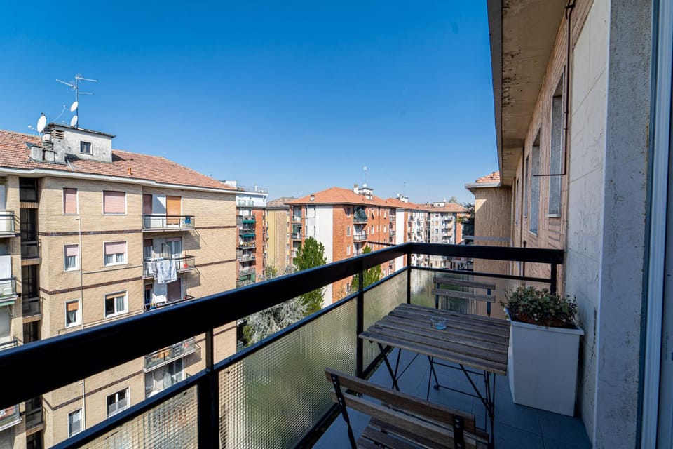 Property building, Day, Balcony/Terrace, City view