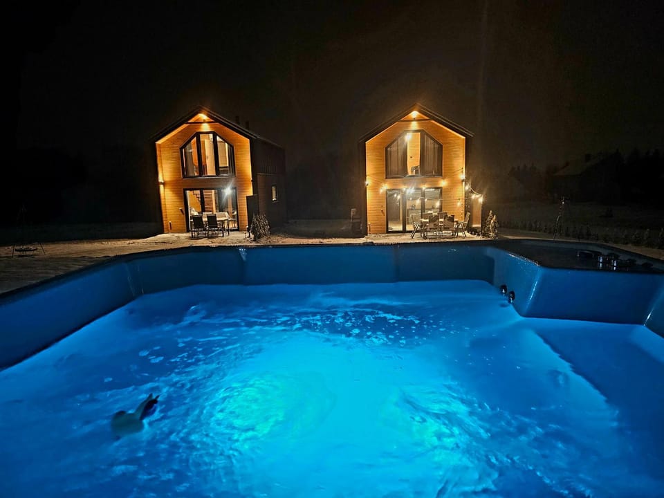 Night, Hot Tub
