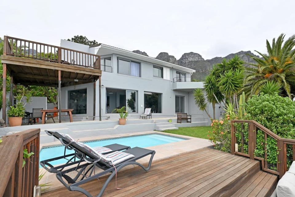 Luxurious Camps Bay Escape Pool and Spectacular Views Villa in Cape Town