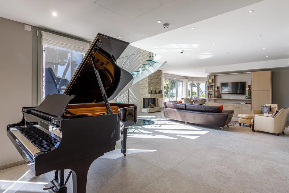 Communal lounge/ TV room, Living room, Evening entertainment