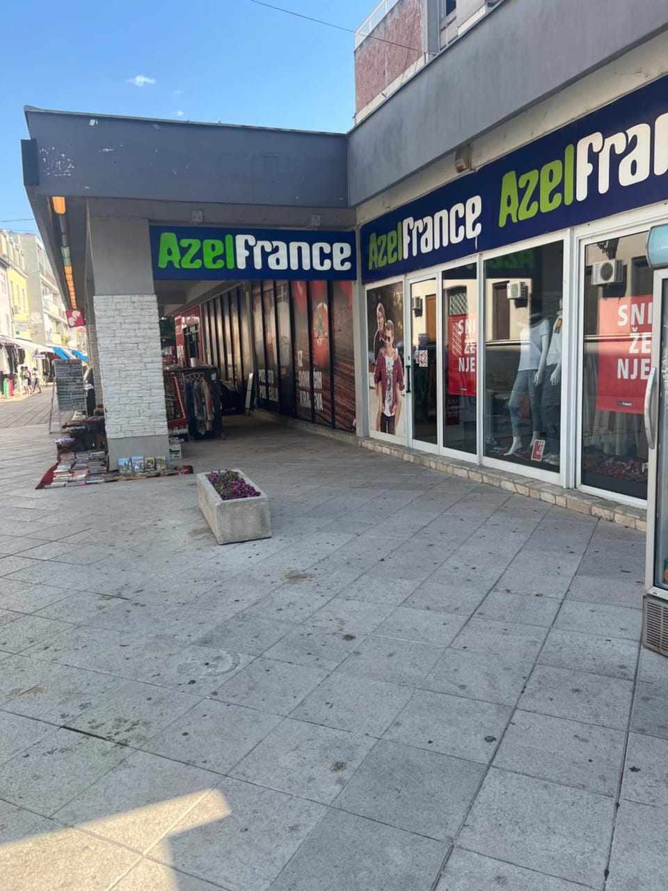 Property building, Neighbourhood, Street view, Location