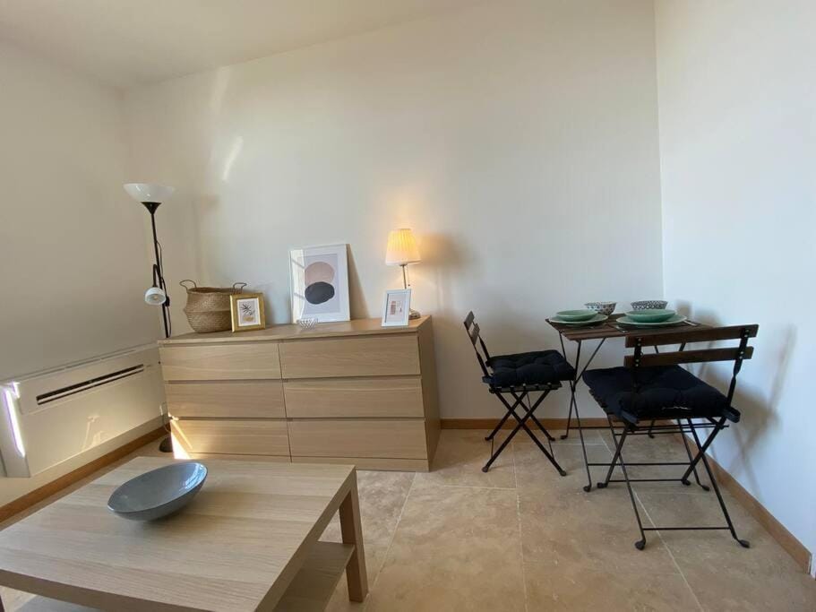 Marion - La Maison Racine 3 -Charmant studio au cœur du CV Apartment in Avignon