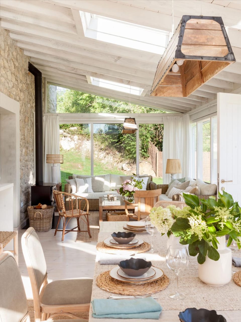 Day, Living room, Dining area, Garden view