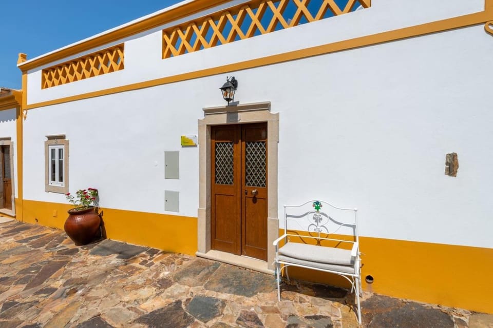 Casa do Forno (Vale Luis Neto-Retiro do Caldeirão) House in Faro District