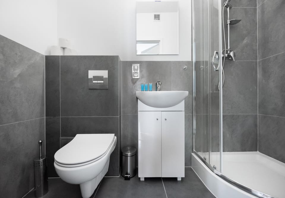 Shower, Toilet, Bathroom