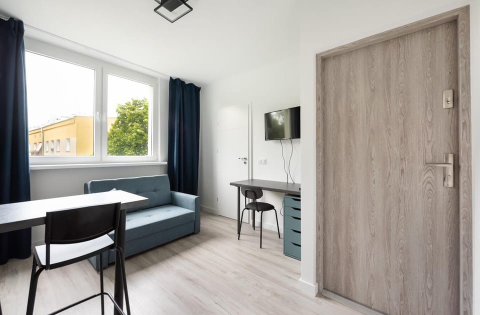 TV and multimedia, Kitchen or kitchenette, Living room, Seating area, Dining area, wardrobe