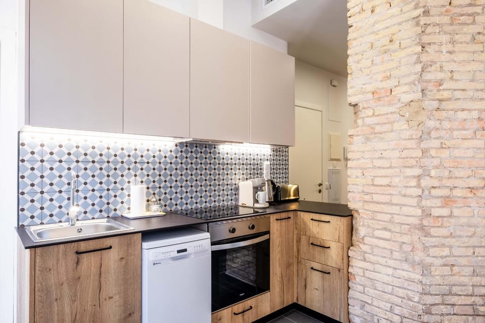 Kitchen or kitchenette
