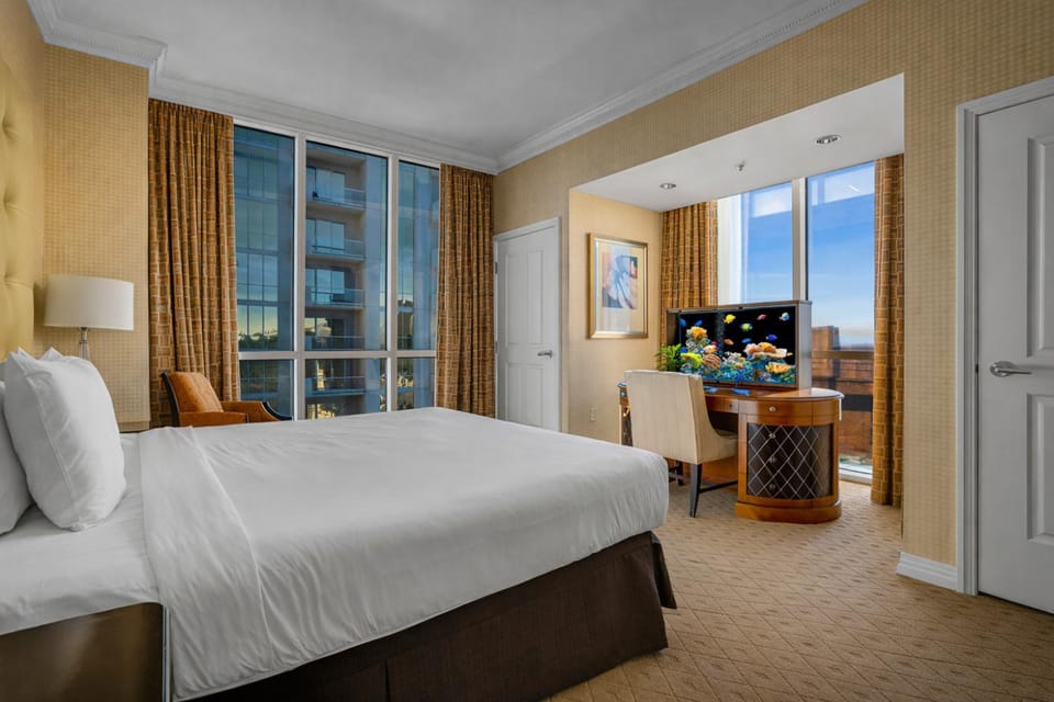 32nd Floor MGM Signature 2BR Combo High-Floor Views No Resort Fees Apartment in Las Vegas Strip