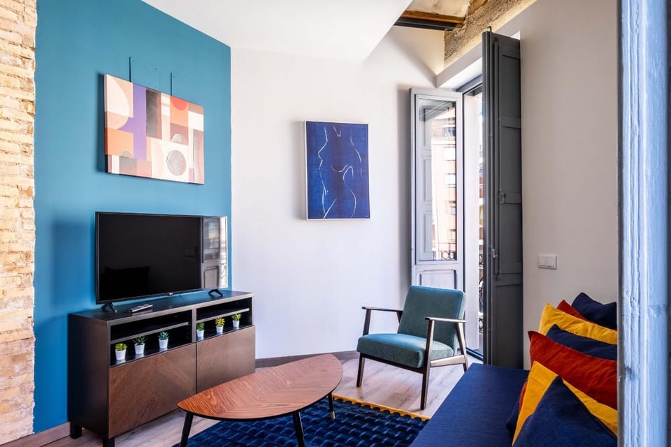 Communal lounge/ TV room, Living room