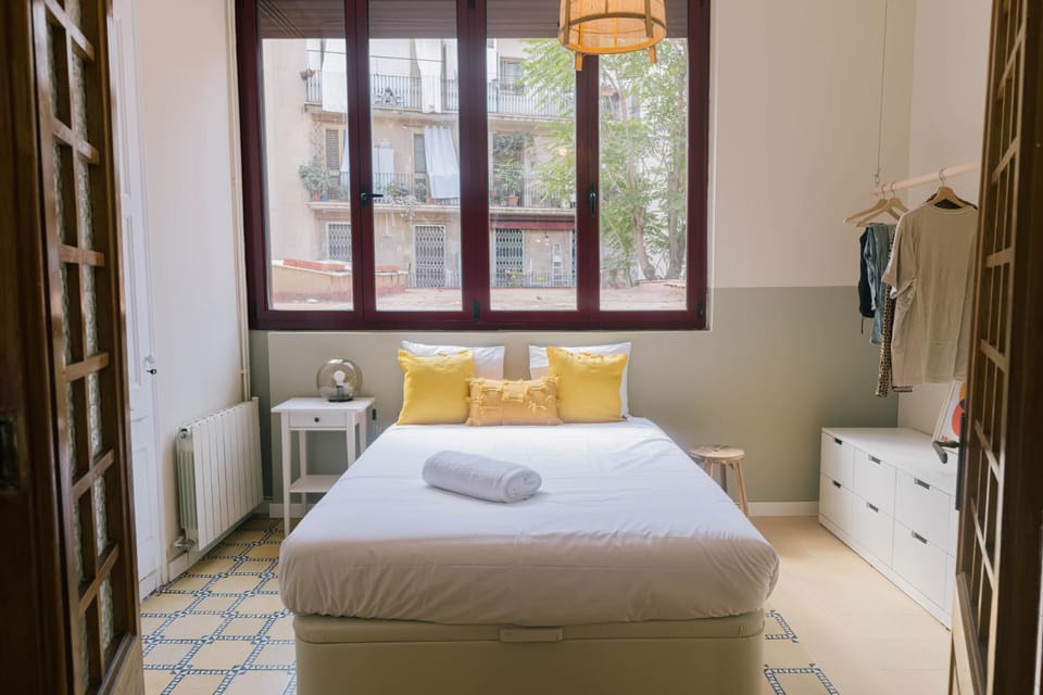 Bed, Photo of the whole room, Bedroom