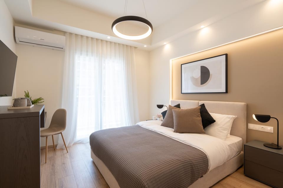 Bed, TV and multimedia, Photo of the whole room, Bedroom, air conditioner